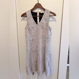 Elegant A line dress V neck